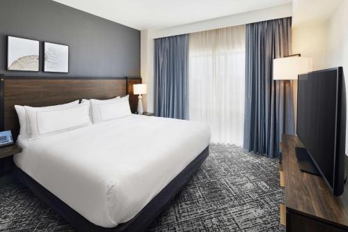 hilton charlotte airport