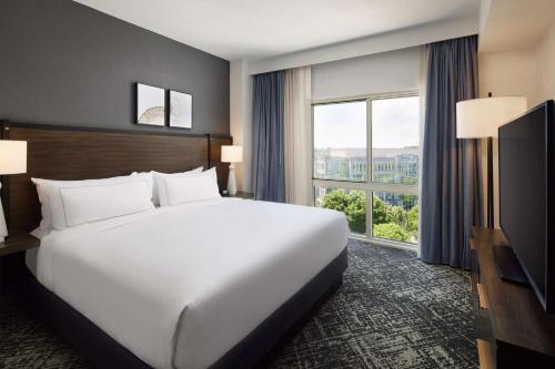 hilton charlotte airport