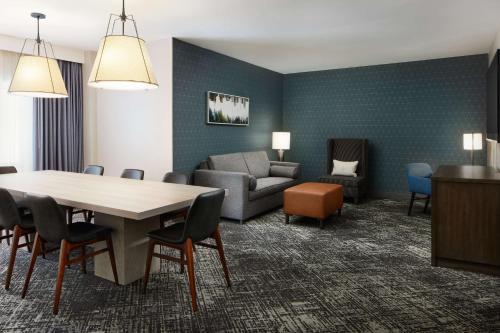 hilton charlotte airport