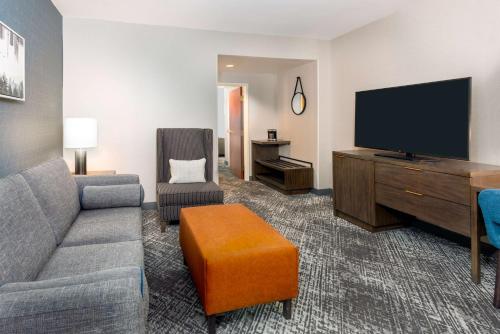 hilton charlotte airport