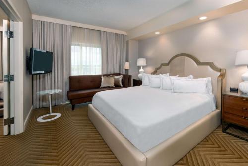 hilton charlotte airport
