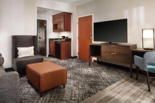 hilton charlotte airport