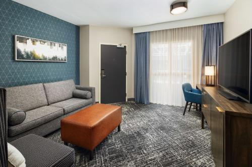 hilton charlotte airport