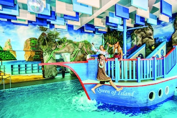 hotel aquacity mountain view