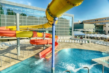 hotel aquacity mountain view