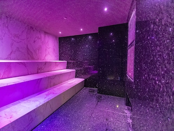 hotel aquacity mountain view