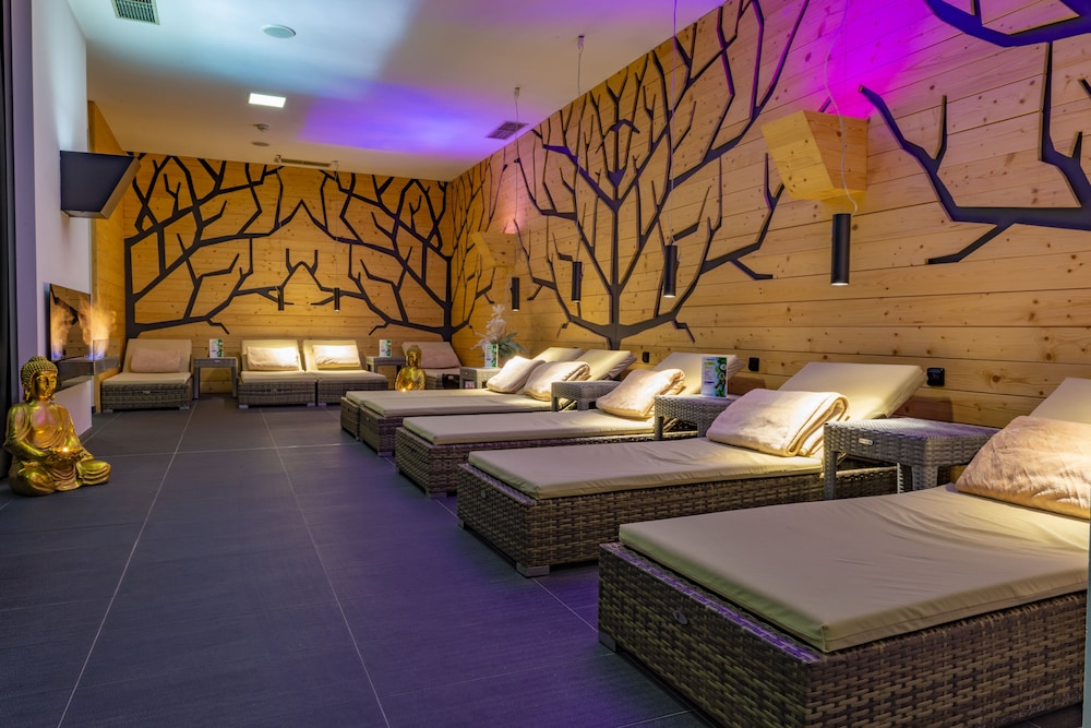 hotel aquacity mountain view