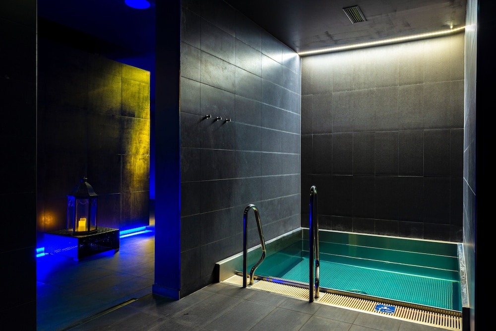 hotel aquacity mountain view