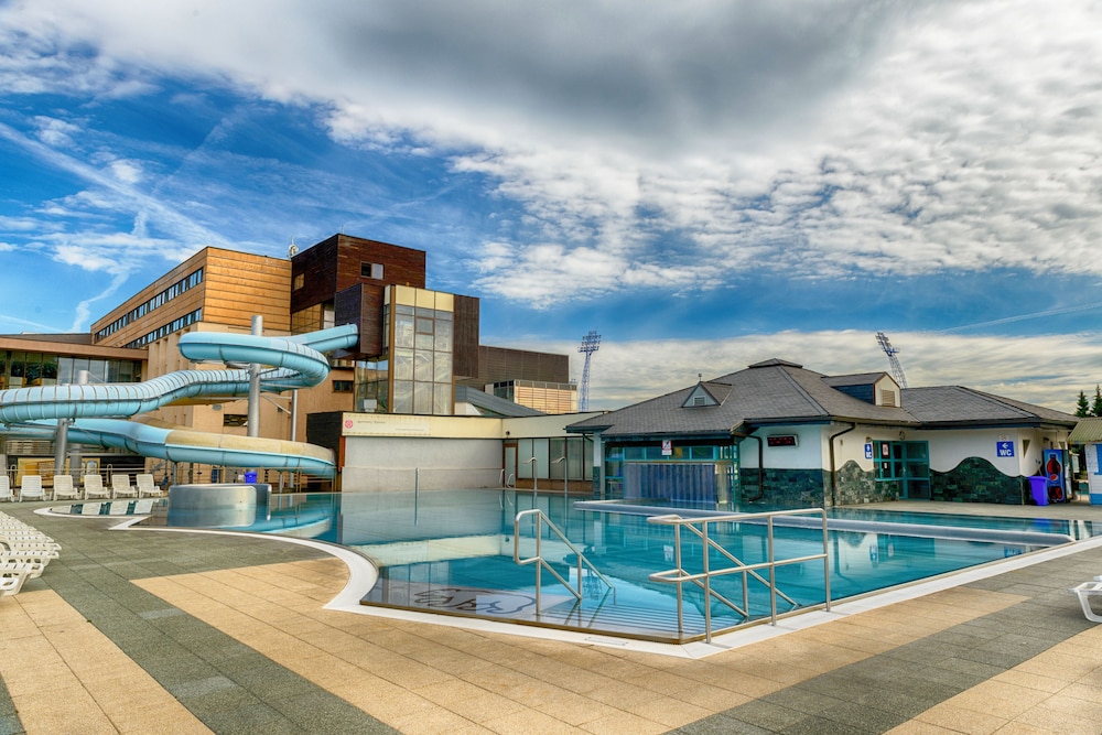 hotel aquacity mountain view