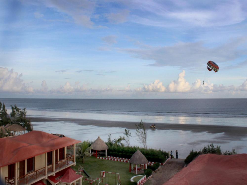 the candlewood park beach resort