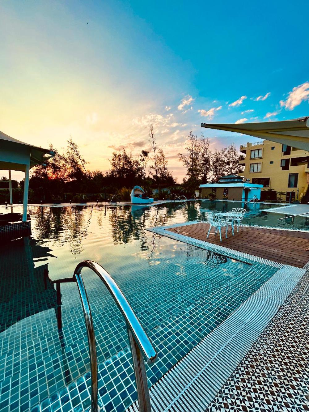 the candlewood park beach resort