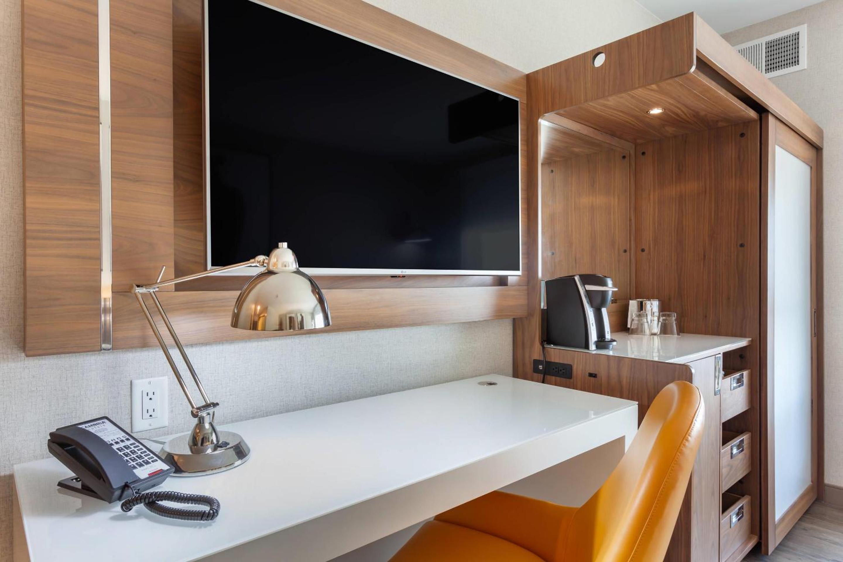 hampton inn and suites dallas dfw arpt w sh 183 hurst