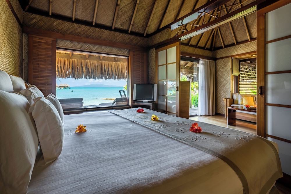 intercontinental bora bora le moana resort
