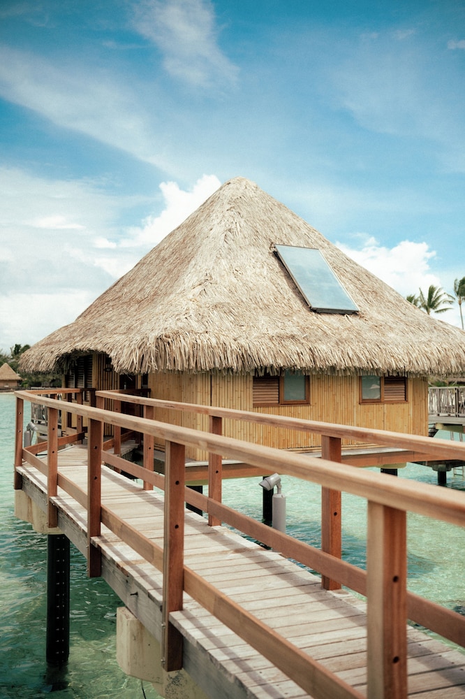 intercontinental bora bora le moana resort