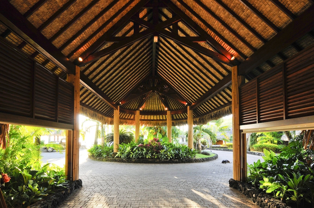 intercontinental bora bora le moana resort