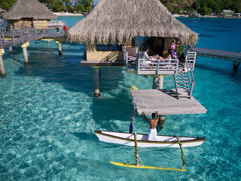 intercontinental bora bora le moana resort