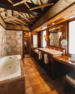 intercontinental bora bora le moana resort