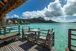 intercontinental bora bora le moana resort