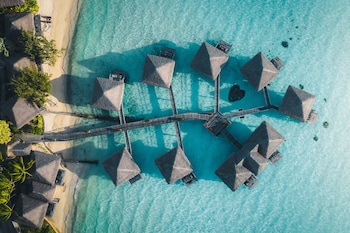 intercontinental bora bora le moana resort