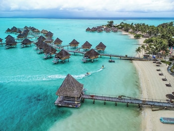 intercontinental bora bora le moana resort