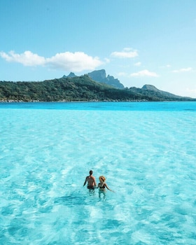 intercontinental bora bora le moana resort