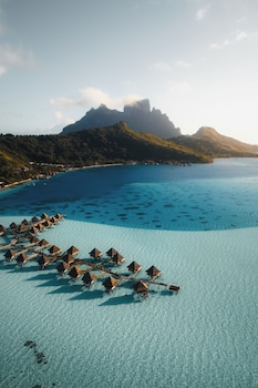 intercontinental bora bora le moana resort