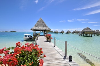 intercontinental bora bora le moana resort