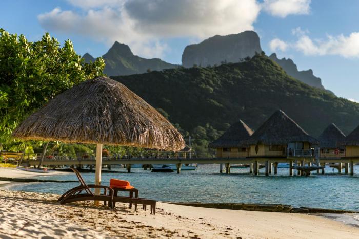 intercontinental bora bora le moana resort