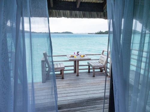 intercontinental bora bora le moana resort