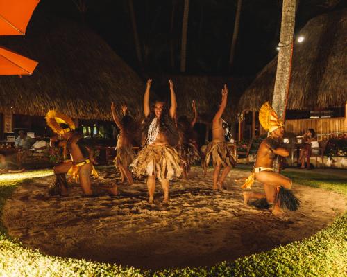 intercontinental bora bora le moana resort