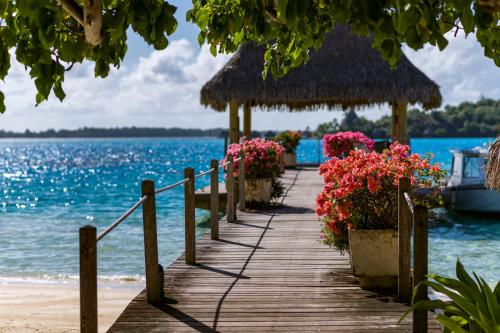 intercontinental bora bora le moana resort