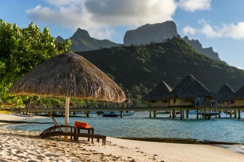 intercontinental bora bora le moana resort
