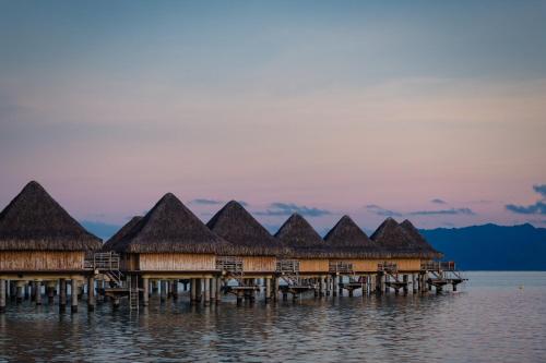 intercontinental bora bora le moana resort