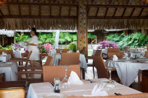 intercontinental bora bora le moana resort
