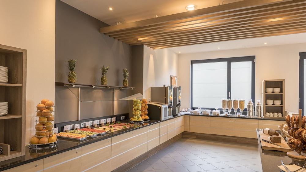 holiday inn express munich messe