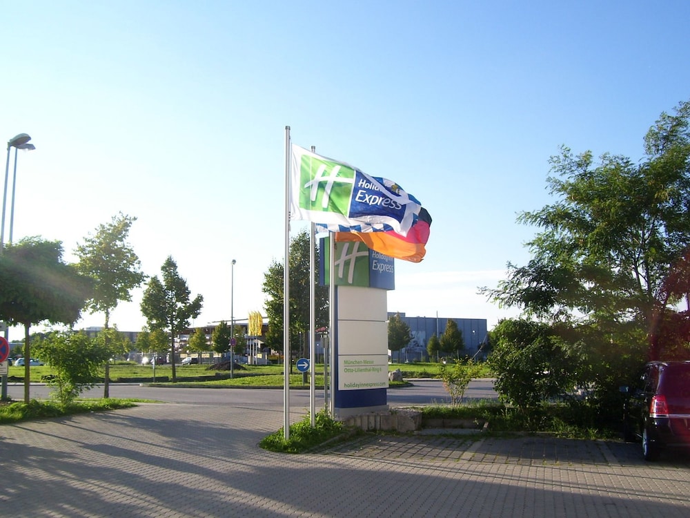holiday inn express munich messe