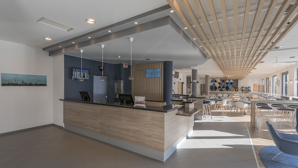 holiday inn express munich messe