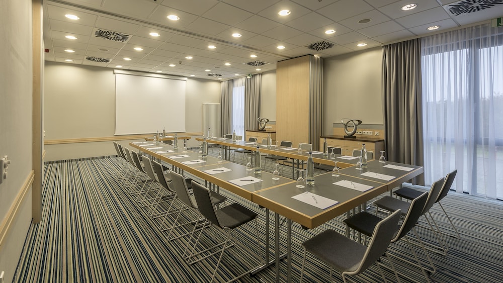 holiday inn express munich messe