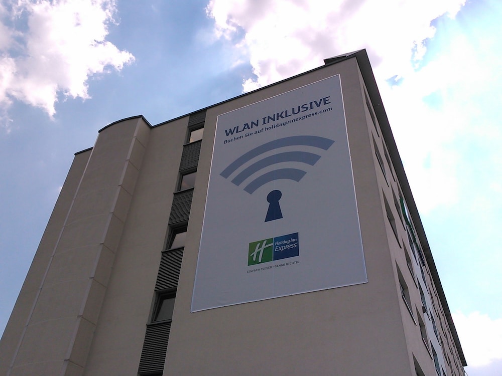 holiday inn express munich messe