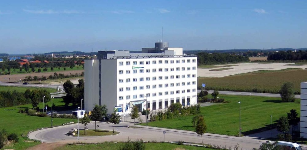 holiday inn express munich messe