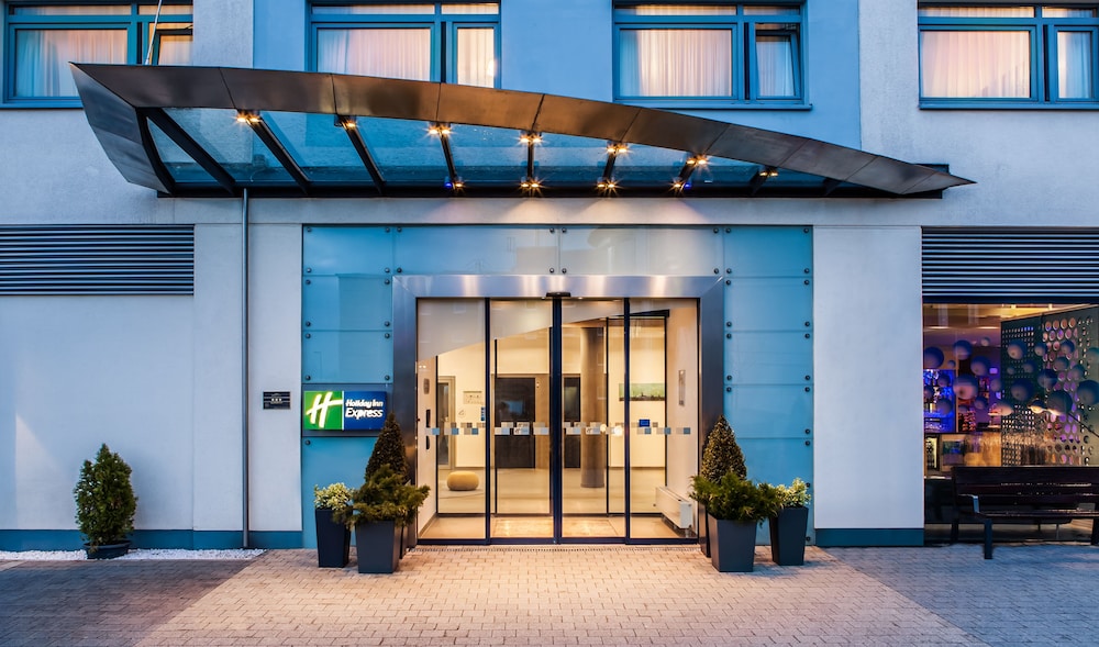 holiday inn express munich messe