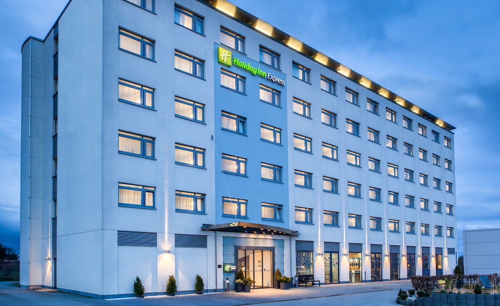 holiday inn express munich messe