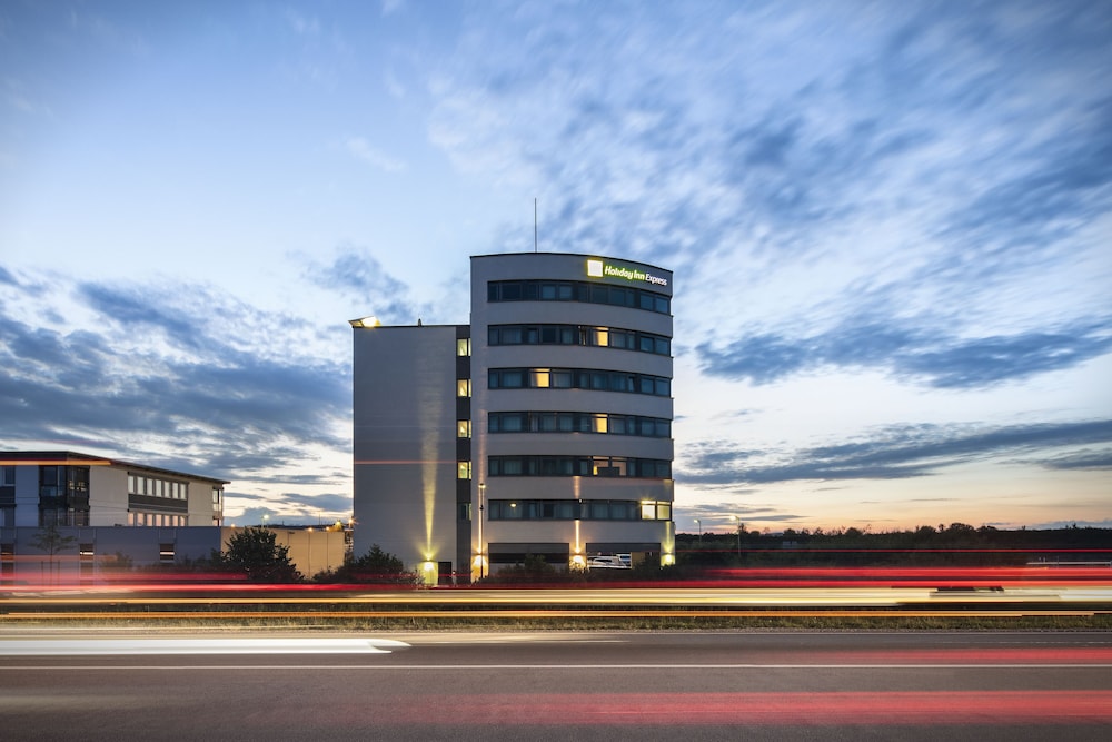 holiday inn express munich messe
