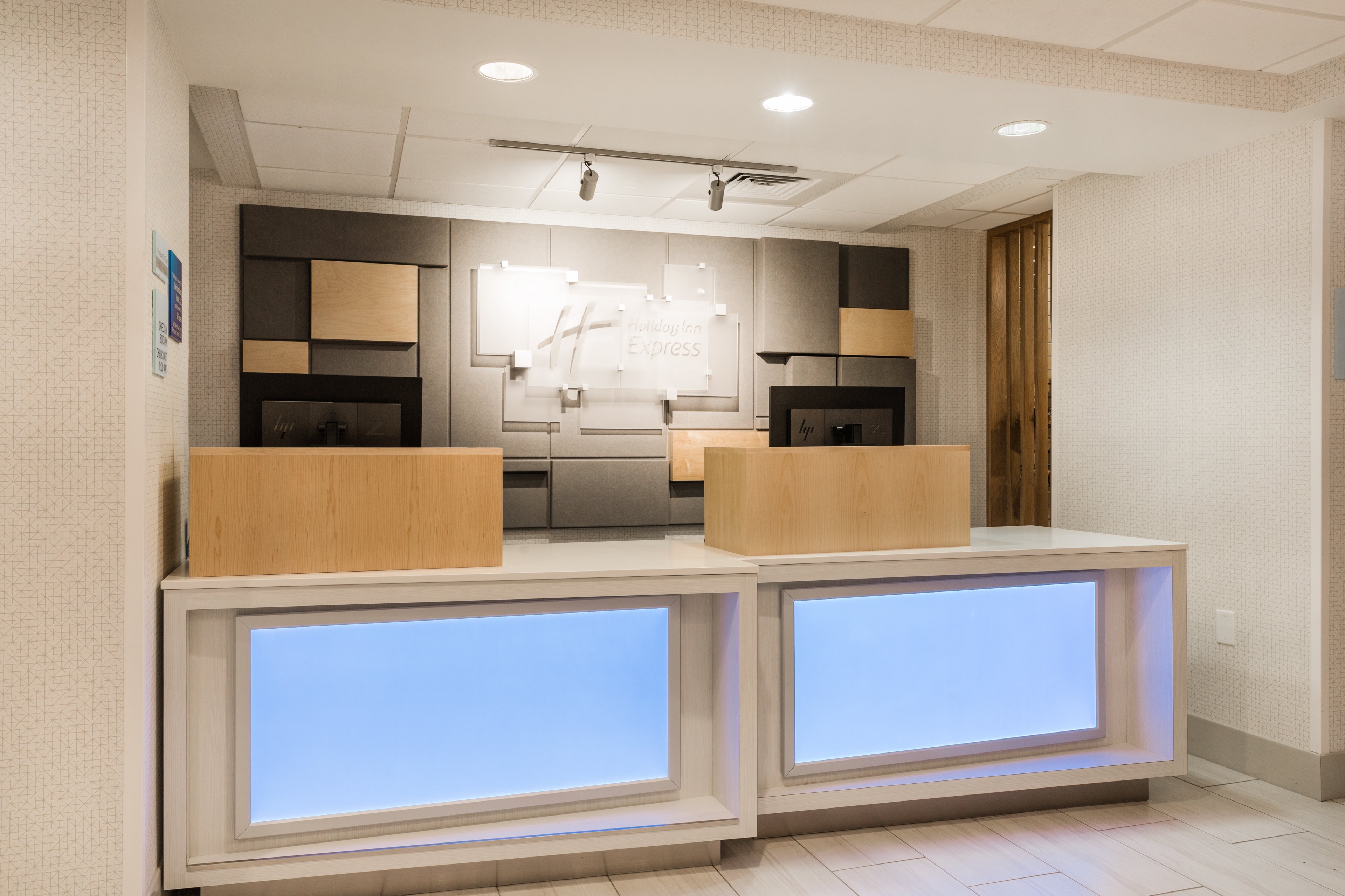 holiday inn express lorton an ihg hotel