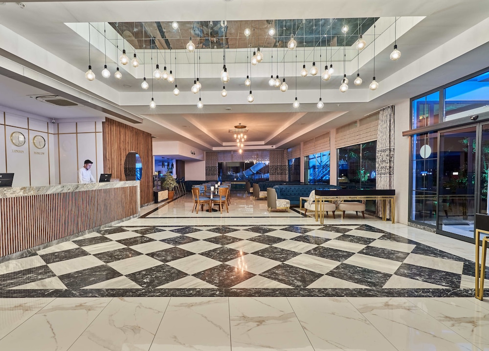 lavia hotels lara
