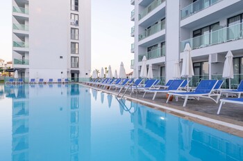 lavia hotels lara