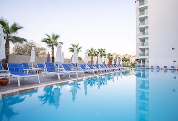 lavia hotels lara
