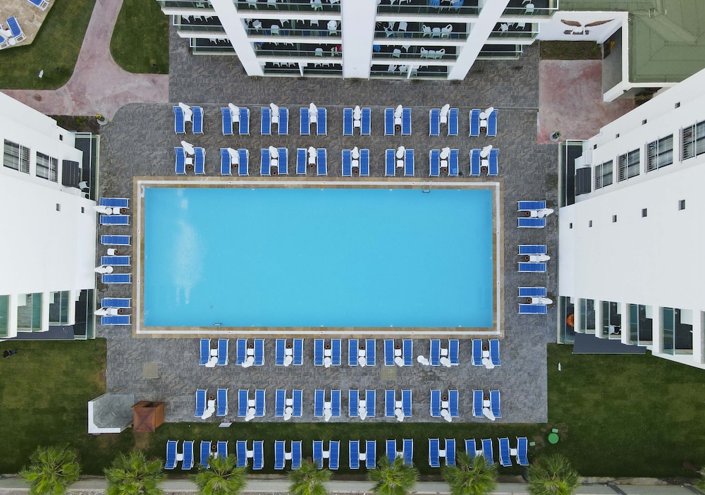 lavia hotels lara