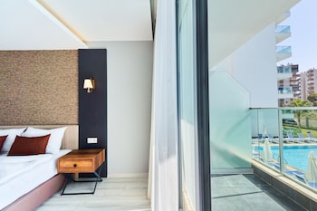 lavia hotels lara