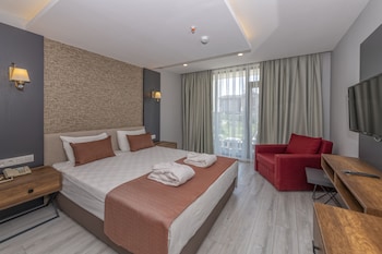 lavia hotels lara